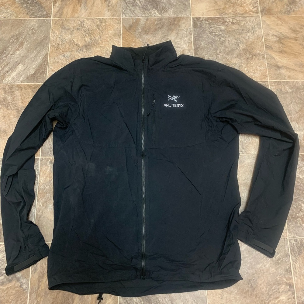 Arc’teryx Squamish windbreaker jacket full-zip